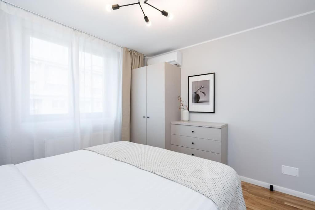 Sunny 2Br Flat - Top Location - Stunning Views Букурещ Екстериор снимка