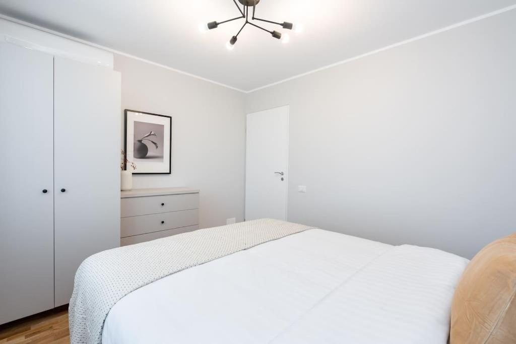 Sunny 2Br Flat - Top Location - Stunning Views Букурещ Екстериор снимка